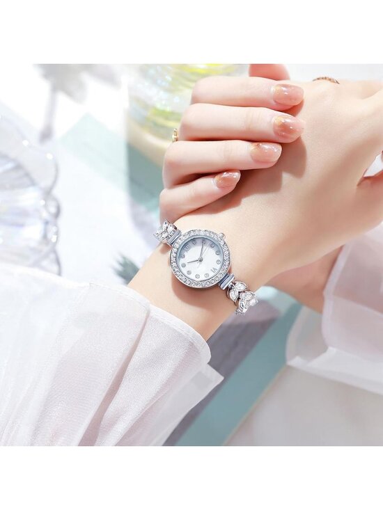 Women\'s Silver White Analog Quartz Petal Casual Bracelet Simulated Luxury Watch main image 6